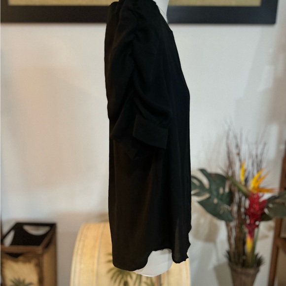 Tahari Women's Ruched Short Sleeve Blouse Bloomingdale's Black Size S/P - Picture 4 of 8